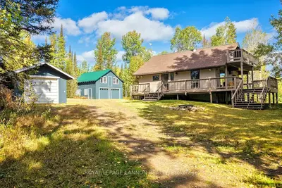 Detached in Thunder Bay Remote Area