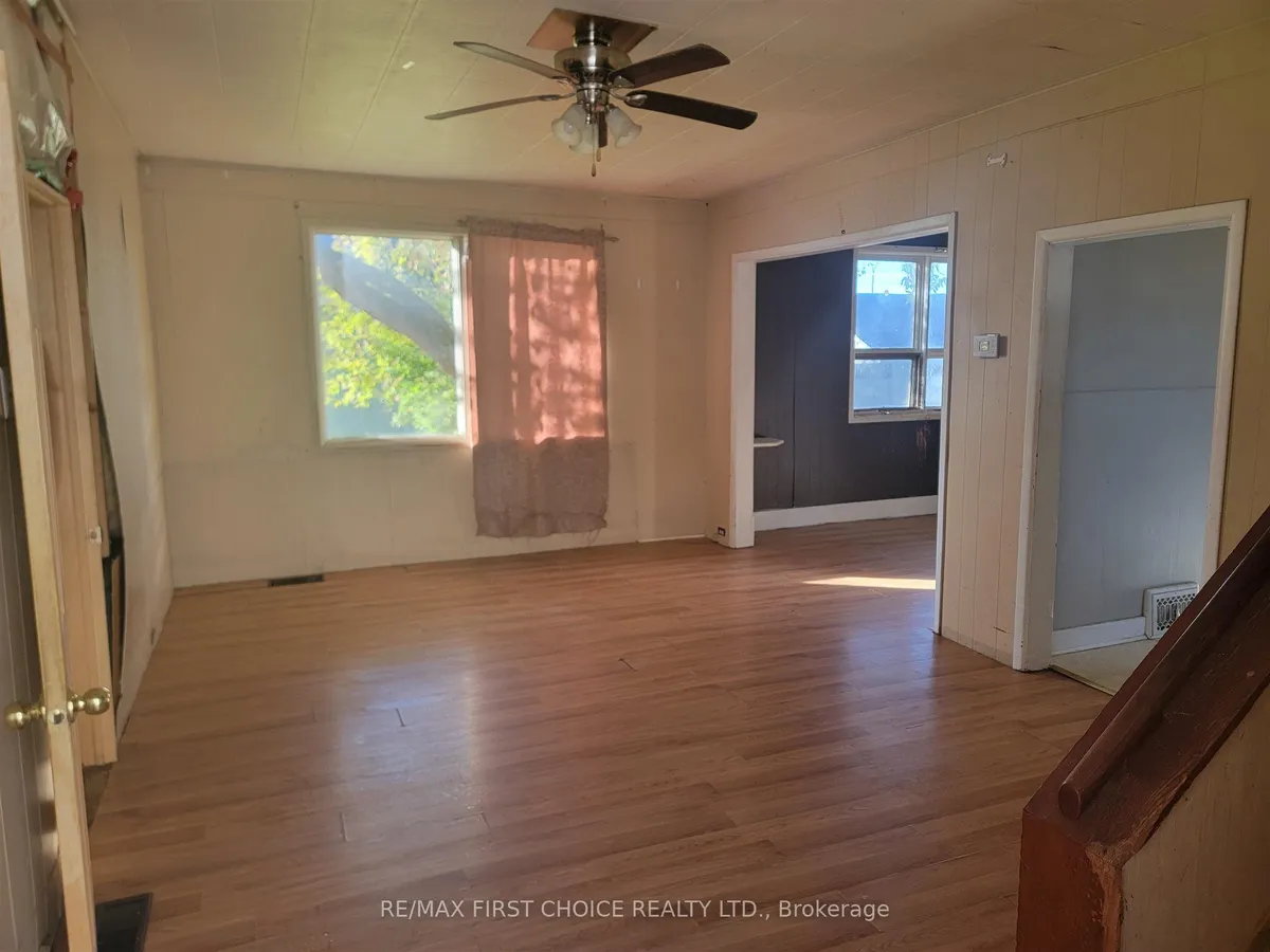 Detached in Fort Frances