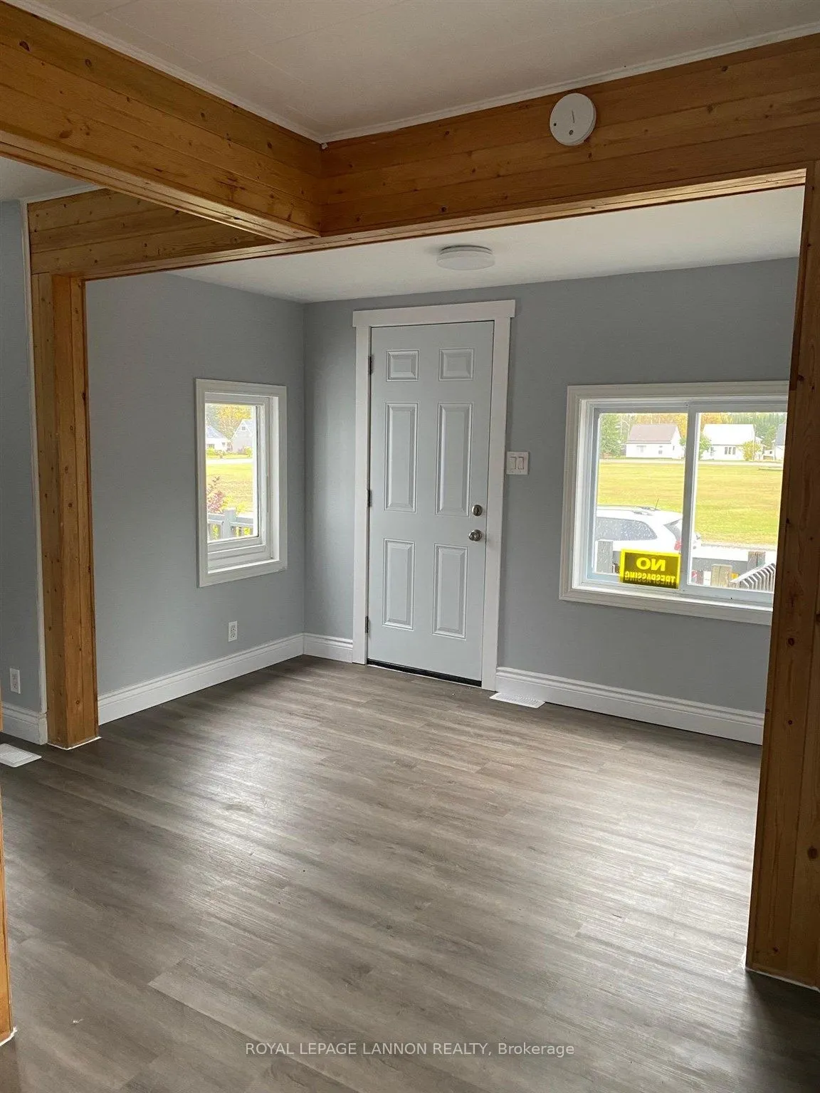 Detached in Greenstone