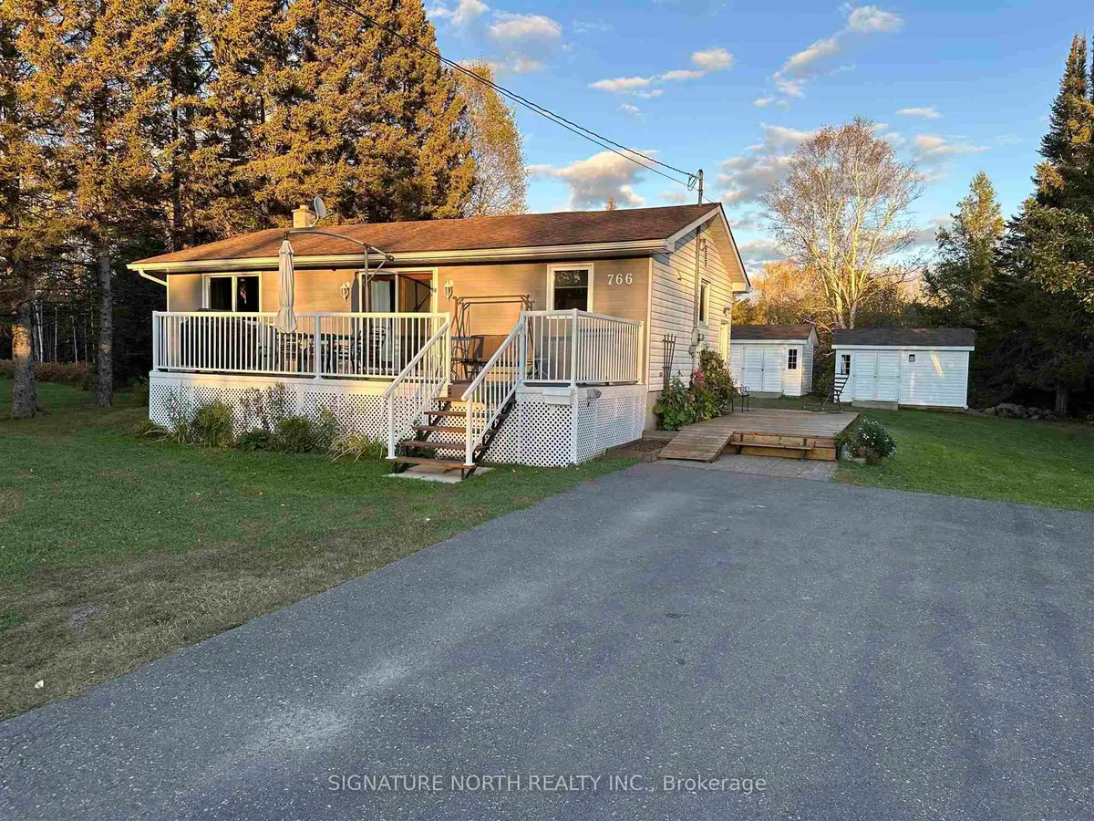 Detached in Thunder Bay