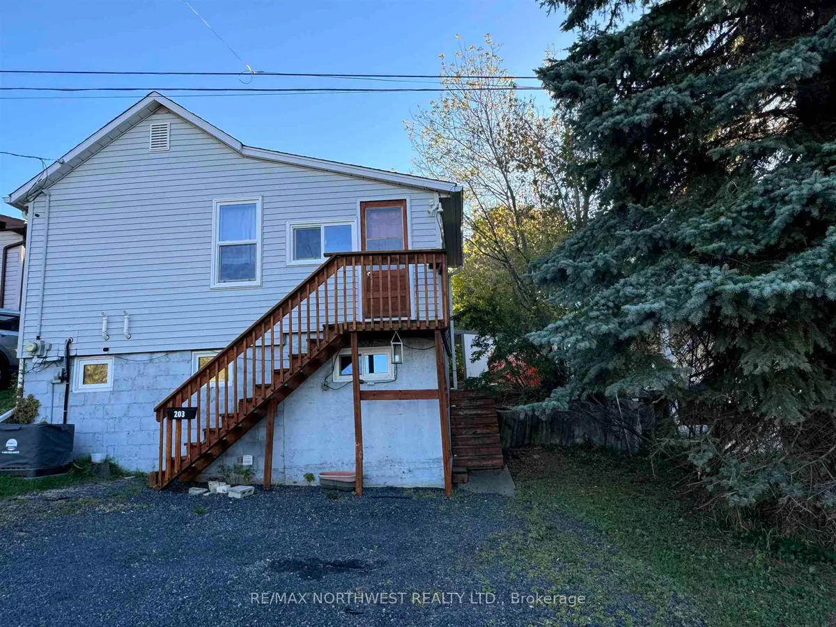 Detached in Kenora