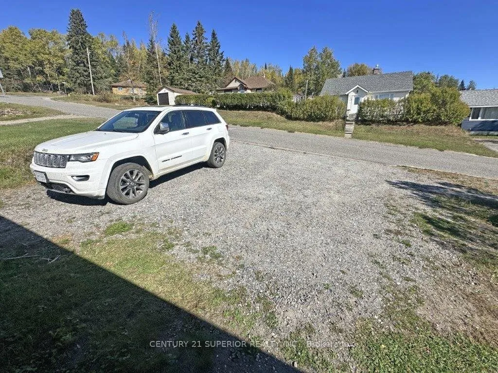 Detached in Nipigon