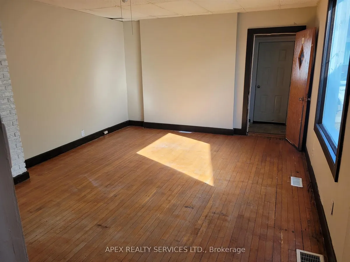 Detached in Thunder Bay