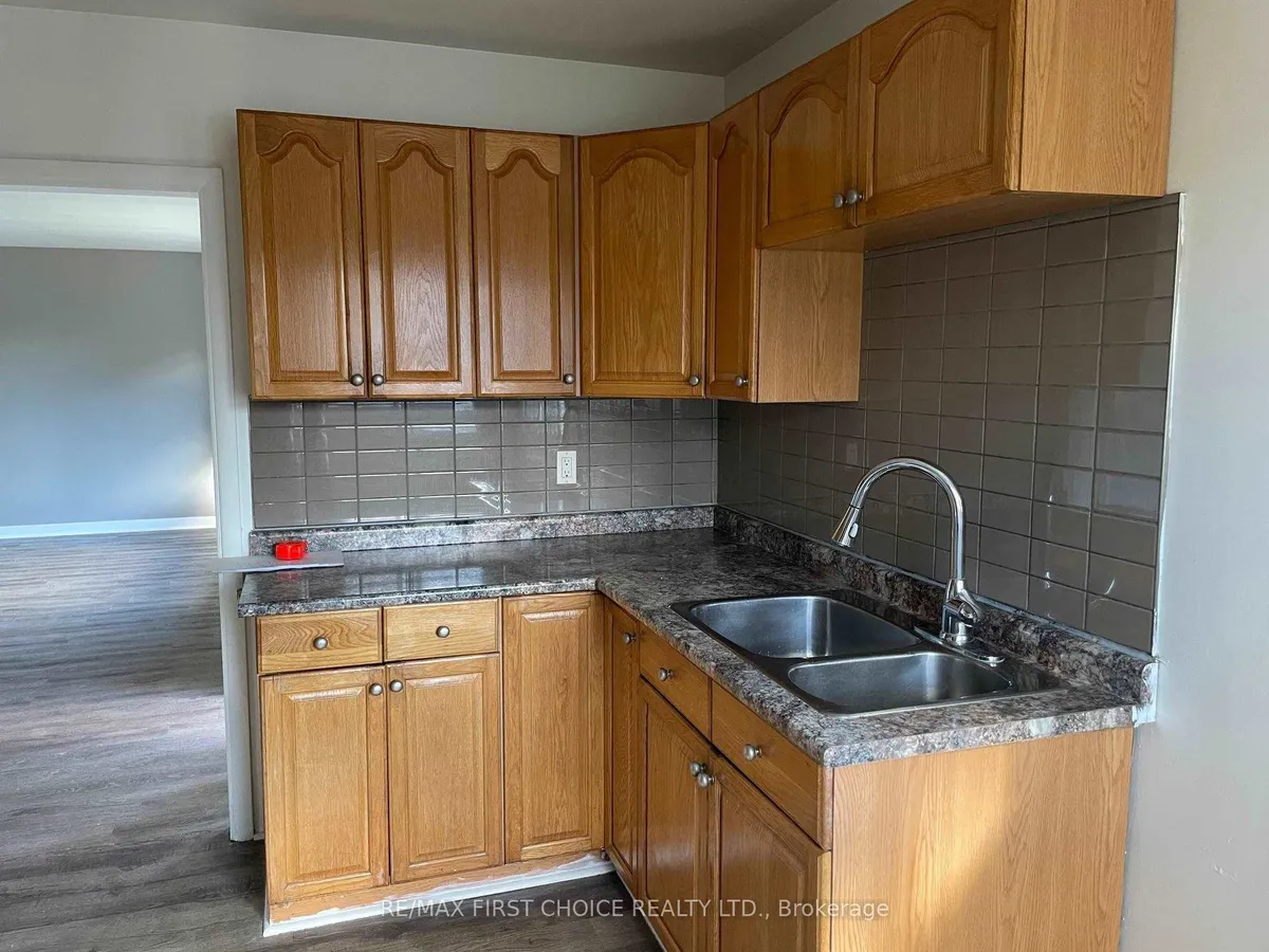 Detached in Thunder Bay