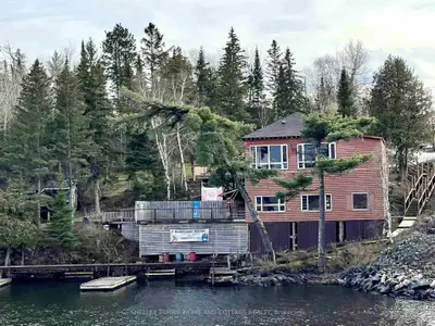 Detached in Sioux Narrows-Nestor Falls