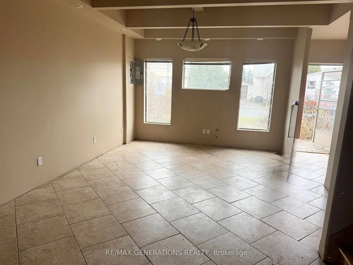 Semi-Detached in Thunder Bay