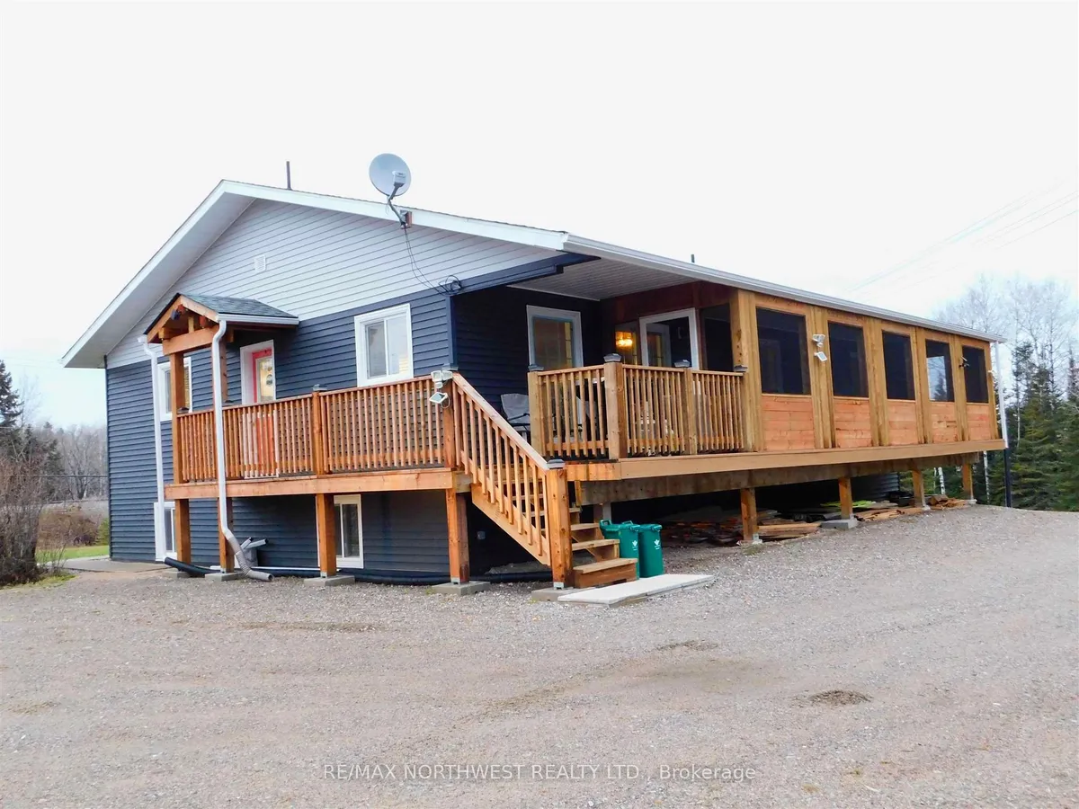 Detached in Machin
