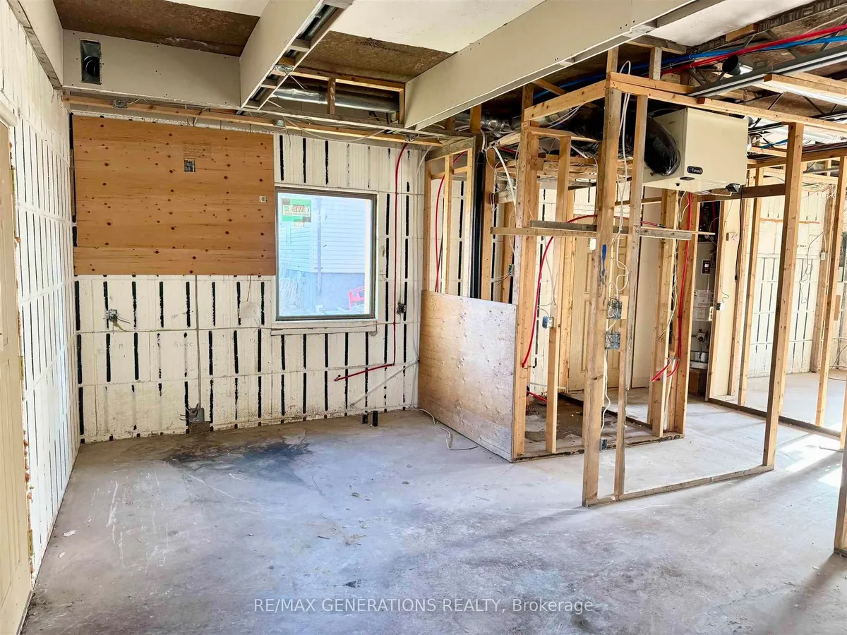 Att/Row/Townhouse in Thunder Bay