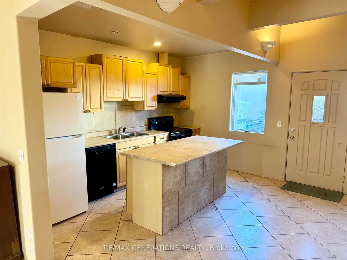 Att/Row/Townhouse in Thunder Bay