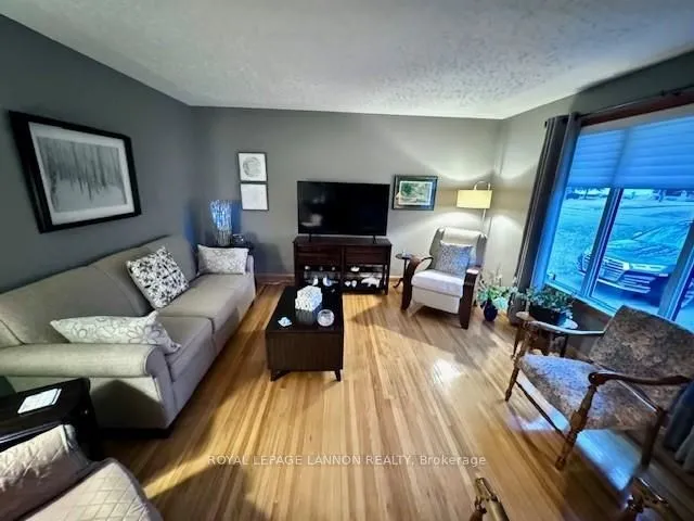Detached in Thunder Bay