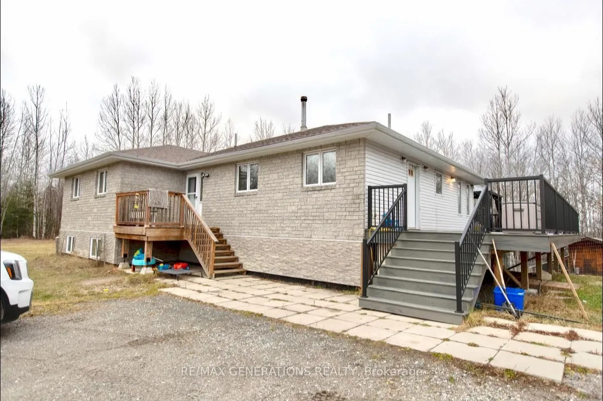 Detached in Thunder Bay Remote Area