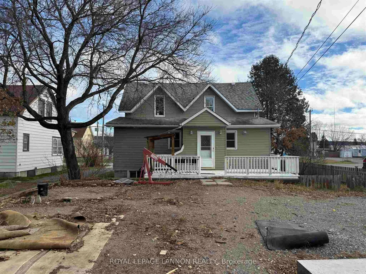 Detached in Nipigon
