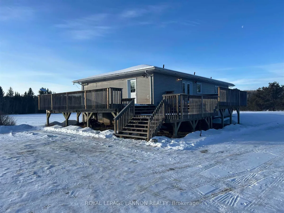Detached in Thunder Bay Remote Area