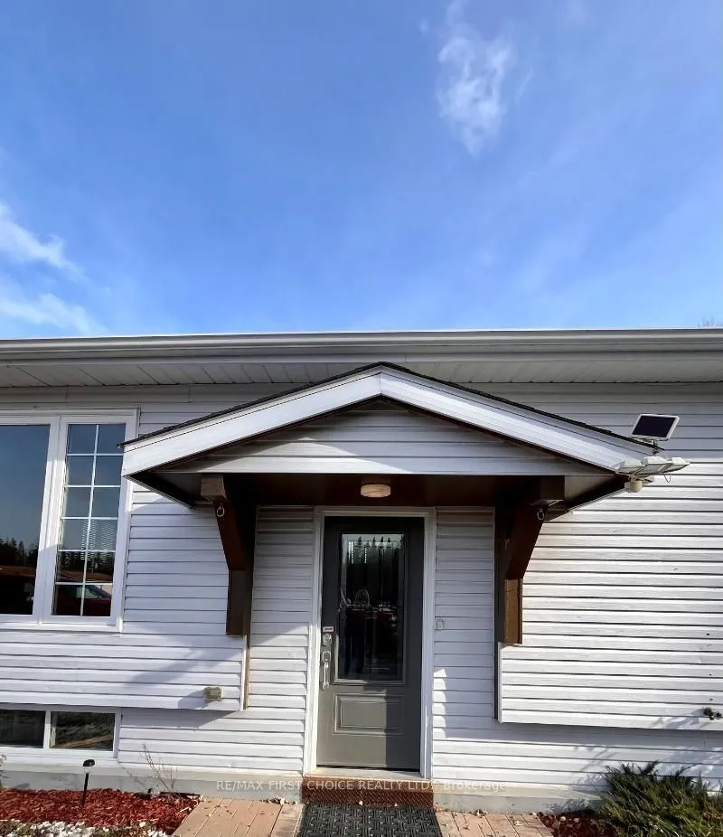 Detached in Greenstone