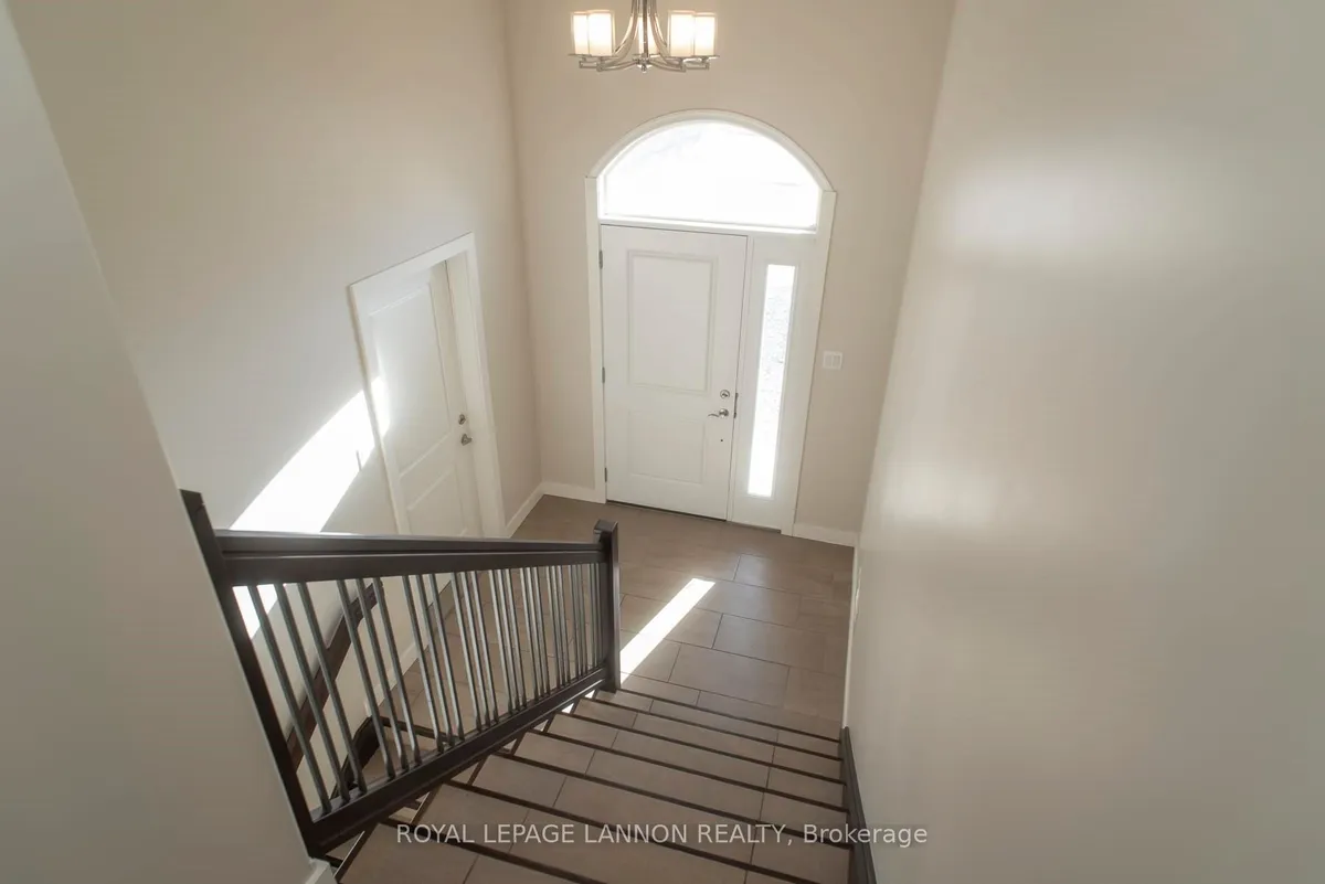 Detached in Thunder Bay