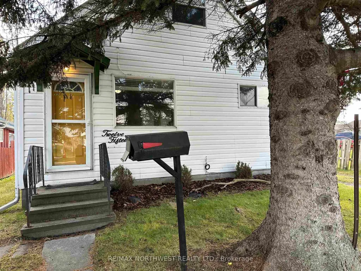 Detached in Fort Frances