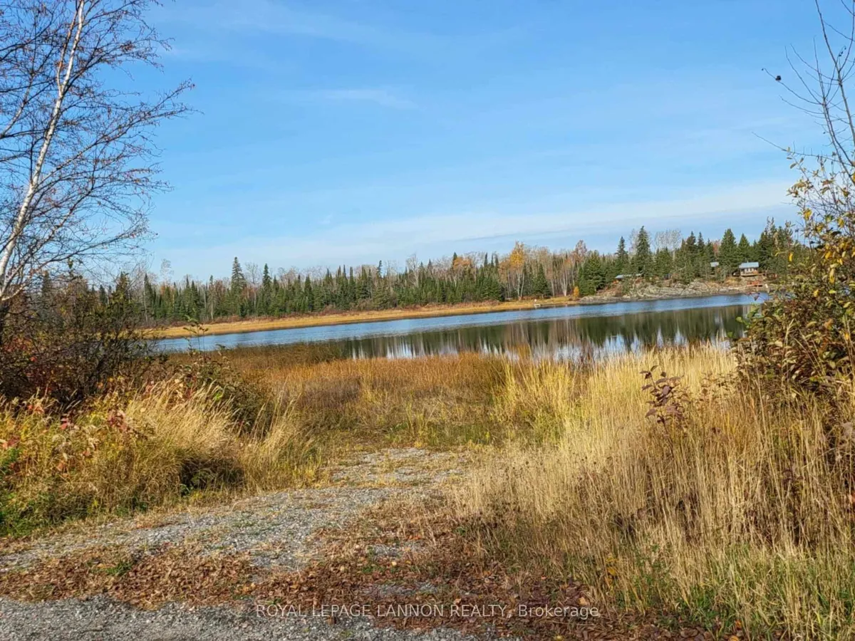 Detached in Thunder Bay Remote Area