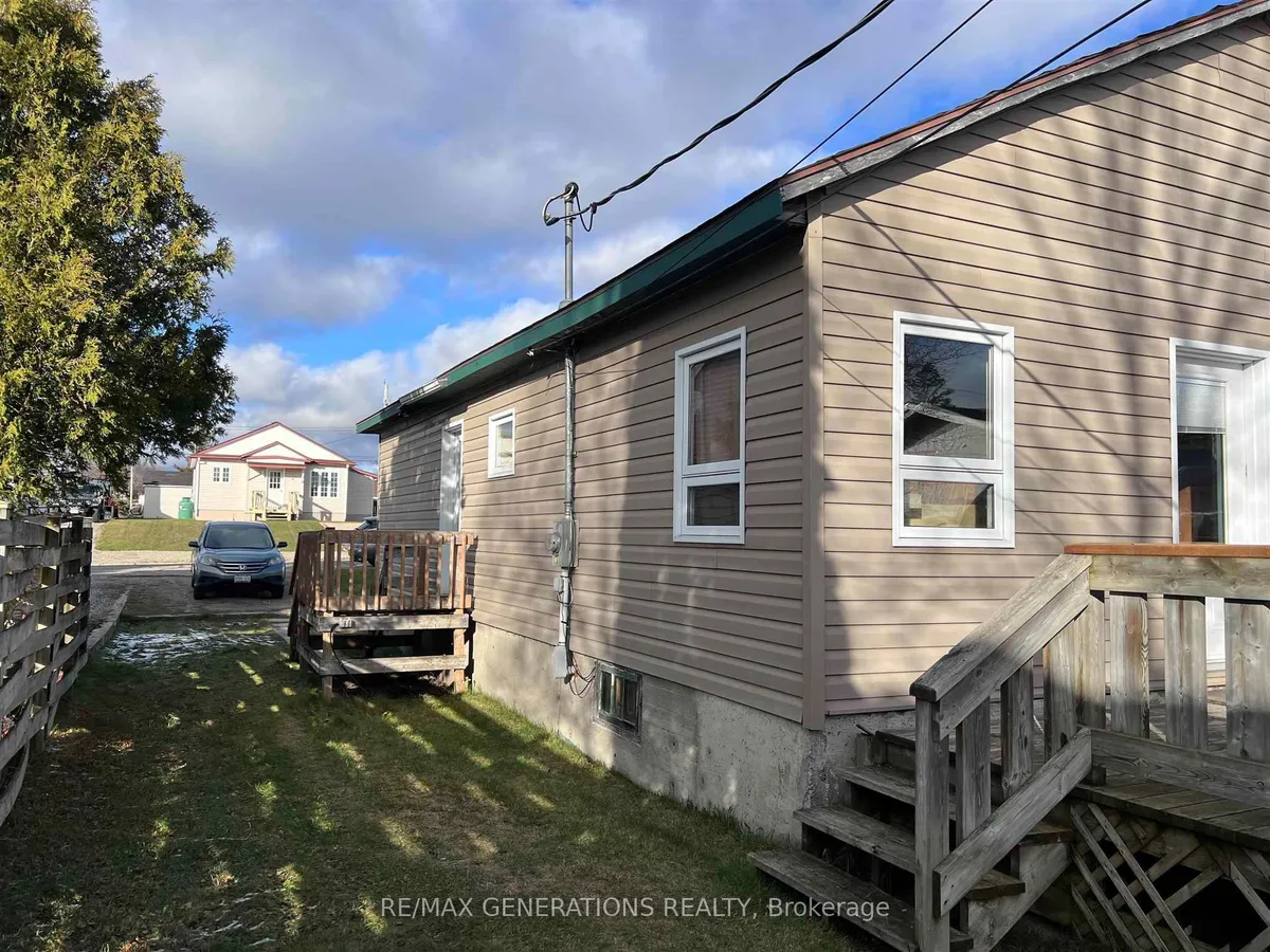Detached in Marathon