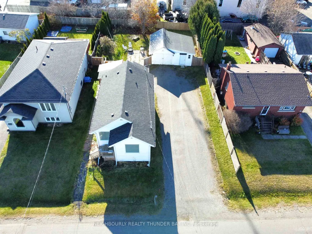 Detached in Thunder Bay