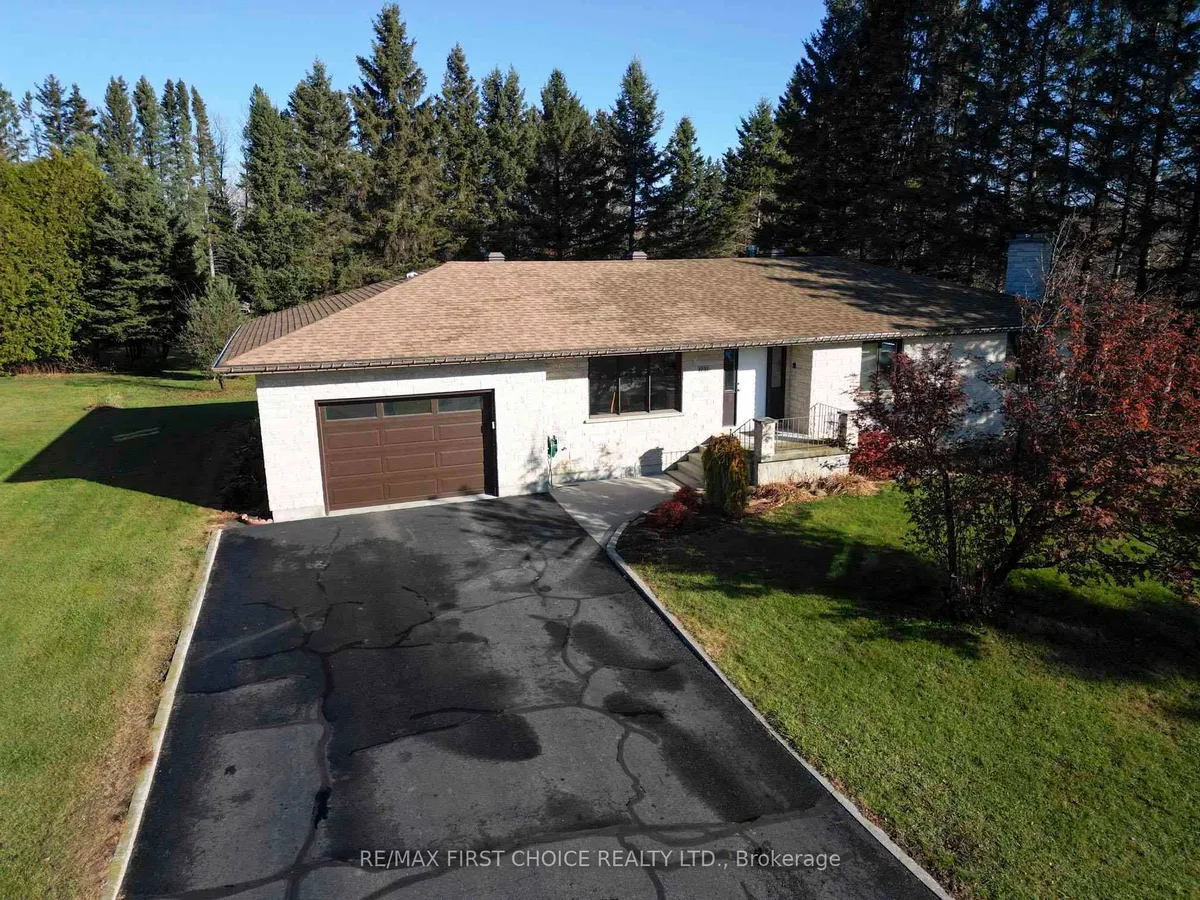Detached in Thunder Bay