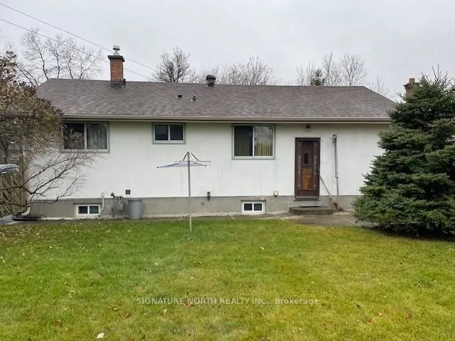 Detached in Thunder Bay