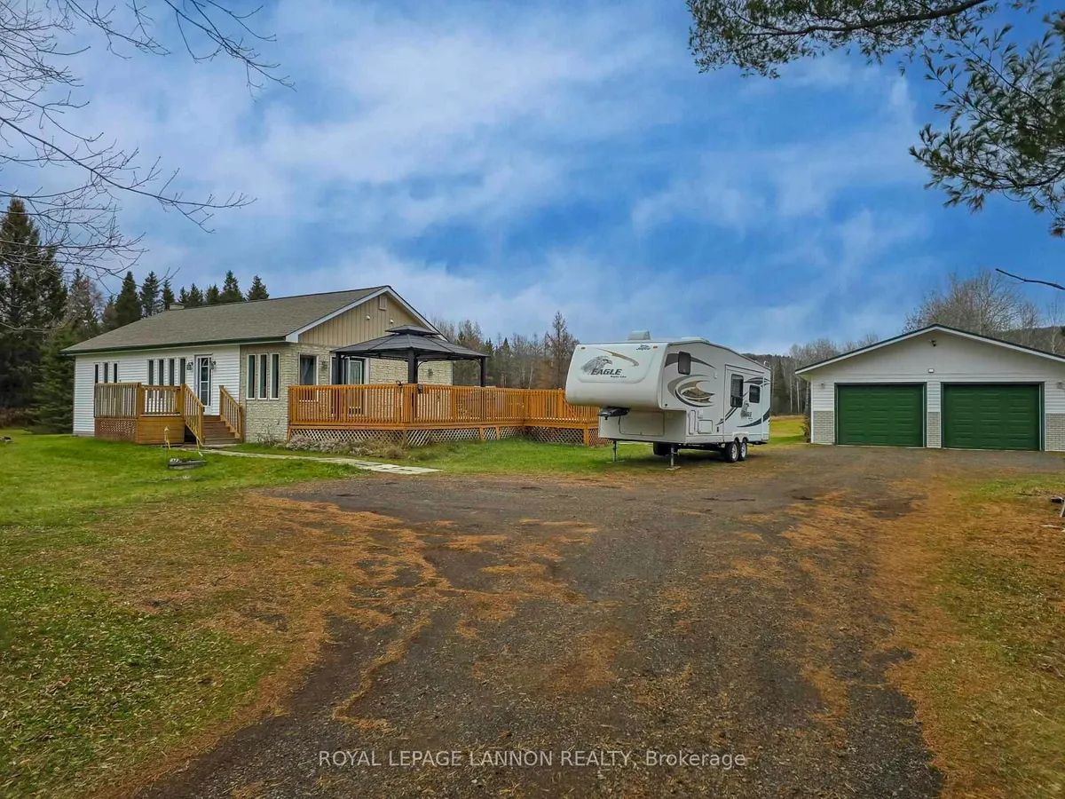 Detached in Thunder Bay