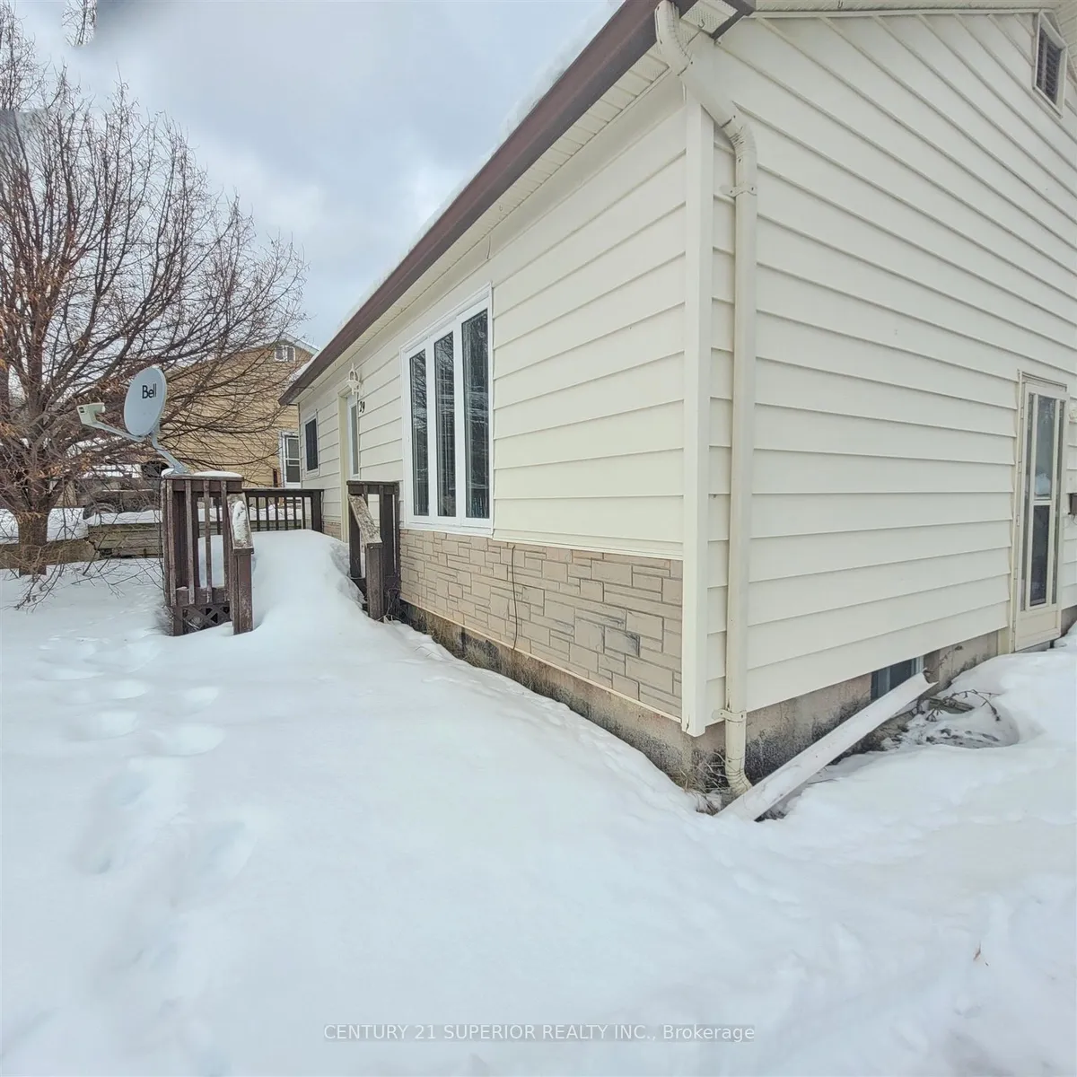 Detached in Manitouwadge