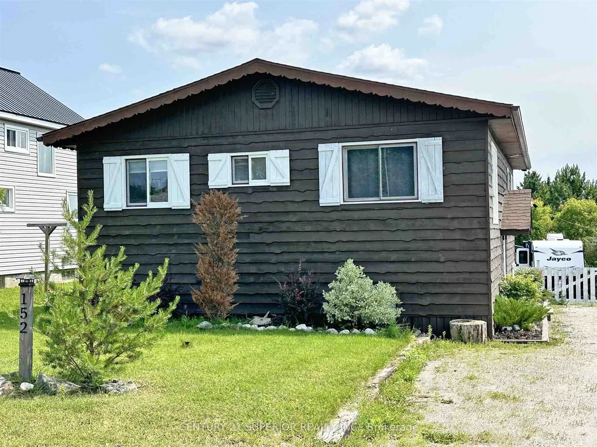 Detached in Nipigon