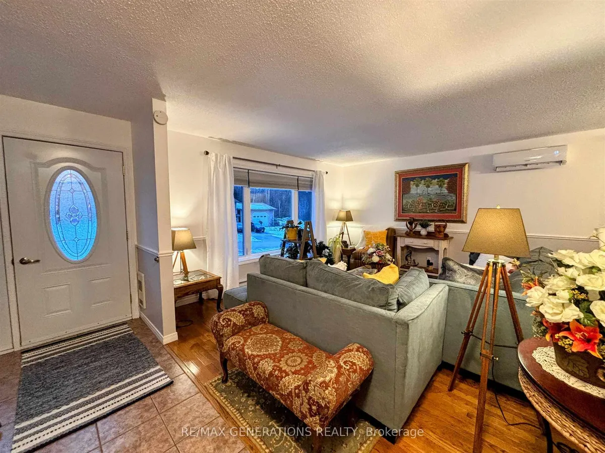 Detached in Marathon