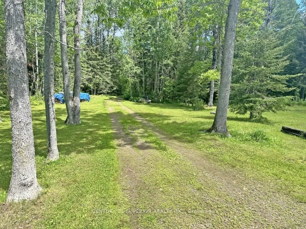 Detached in Thunder Bay Remote Area