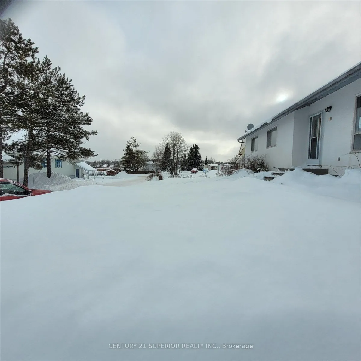 Detached in Manitouwadge
