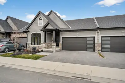 Condo Townhouse in Niagara-on-the-Lake