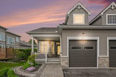 Att/Row/Townhouse in North Grenville