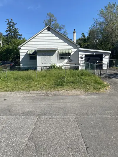 Detached in Carlington - Central Park