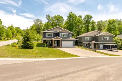 20 Goodwin Drive, Huntsville, On P1h 2r3