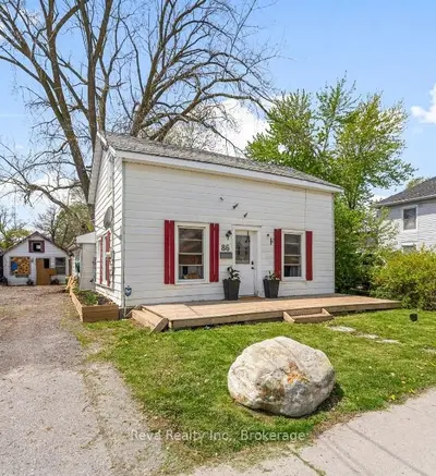 Detached in Belleville