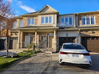 Att/Row/Townhouse in Hamilton