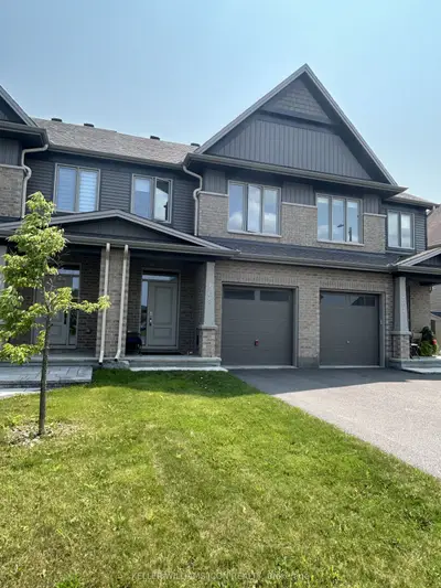 Att/Row/Townhouse in Russell