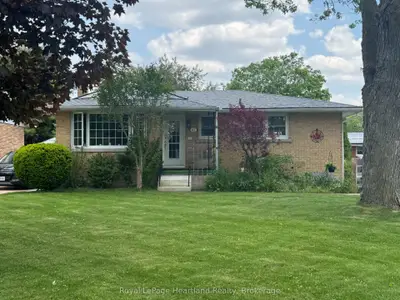 Detached in Stratford