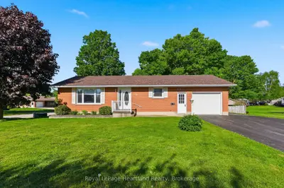 Detached in North Huron