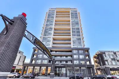 Condo Apartment in Grimsby