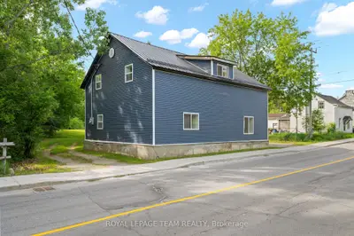 Detached in Lanark Highlands