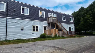 74 Queens Circle #4, Fort Erie, On L0s 1b0