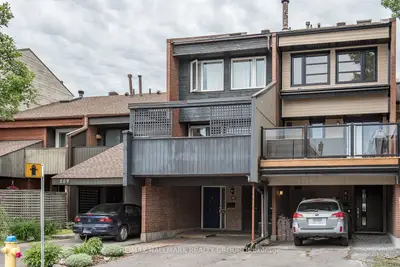 Att/Row/Townhouse in Lower Town - Sandy Hill