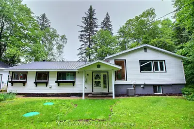 325 Balsam Chutes Road, Huntsville, On P0b 1l0