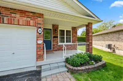 16 Talbot Drive, Port Hope, On L1a 4l2