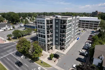 Condo Apartment in Cornwall