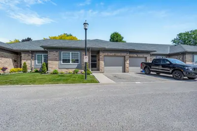 Condo Apartment in Tillsonburg