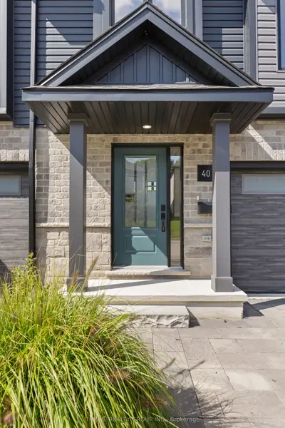 Condo Townhouse in London South