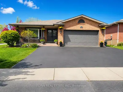 Detached in Niagara Falls